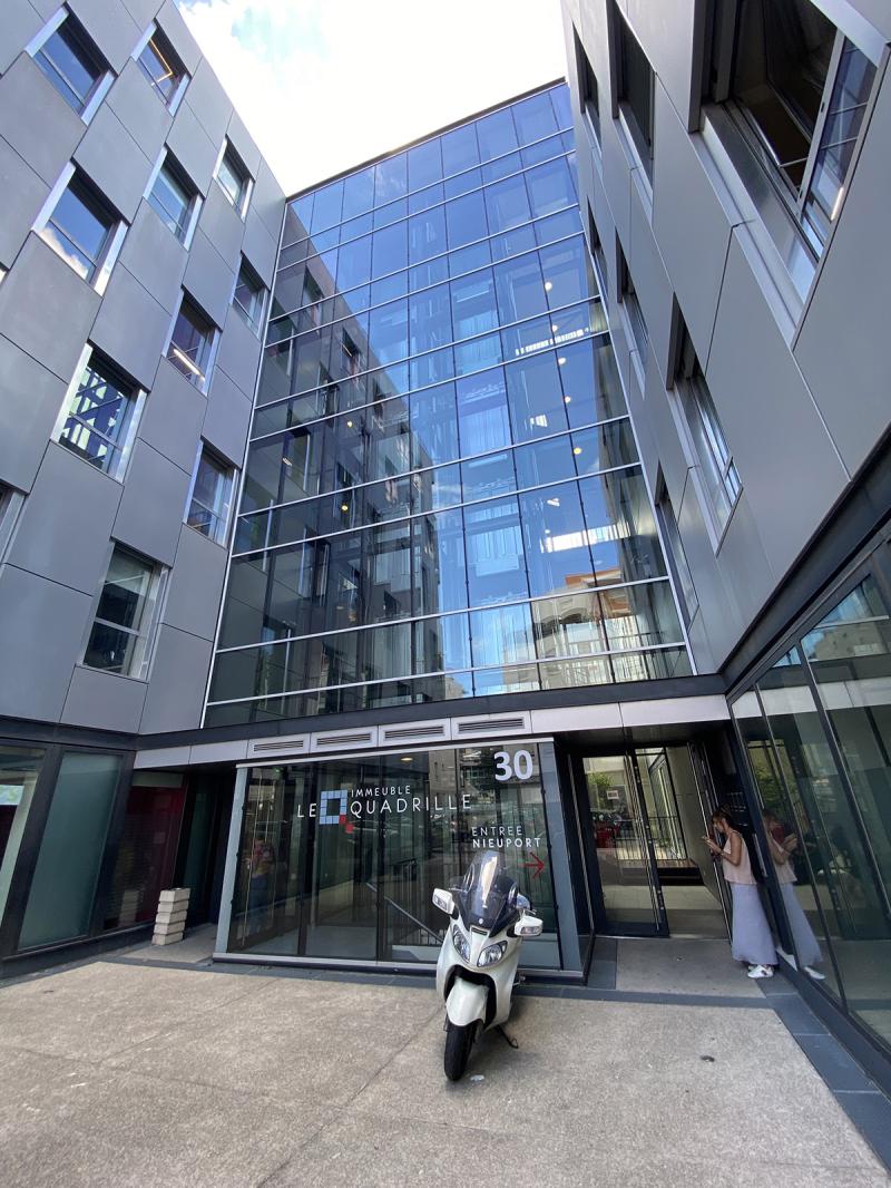 Espace de medworking dentaire Instacare LYON 8