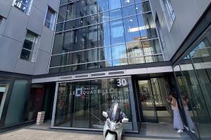 Espace de medworking dentaire  Instacare LYON 8