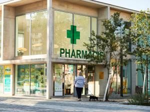  alt="Quel avenir pour les pharmacies?"