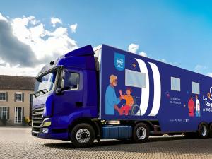  alt="Accès aux soins : un cabinet médical mobile prend la route en Sarthe"