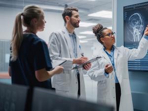 alt="Radiologie et ophtalmologie : les atouts du pôle de santé et de l'exercice en groupe"