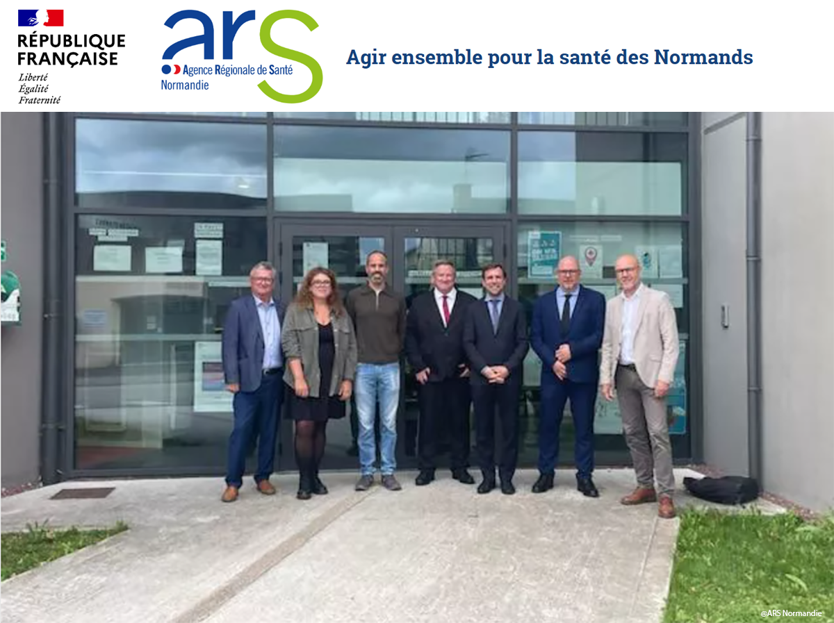 De gauche à droite : Jean-Claude Colombel, Président de la communauté de communes Baie du Cotentin ; Adèle Navet, orthophoniste, présidente de la CPTS Côte à Côte ; Romain Rihaoui, pharmacien de Sainte-Mère-Église, représentant la SISA du pole de Sainte-Mère-Église ; Alain Holley, maire de Sainte-Mère-Église ; François Mengin Lecreulx, Directeur général de l'ARS Normandie ; Yoann Bridou, Directeur départemental de l'ARS Normandie dans la Manche ; Bertrand Deyris, Délégué territorial de l'ARS Normandie dans la Manche.