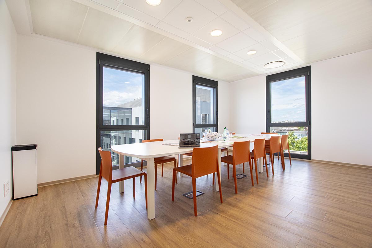 Espace de medworking dentaire Instacare LYON 8